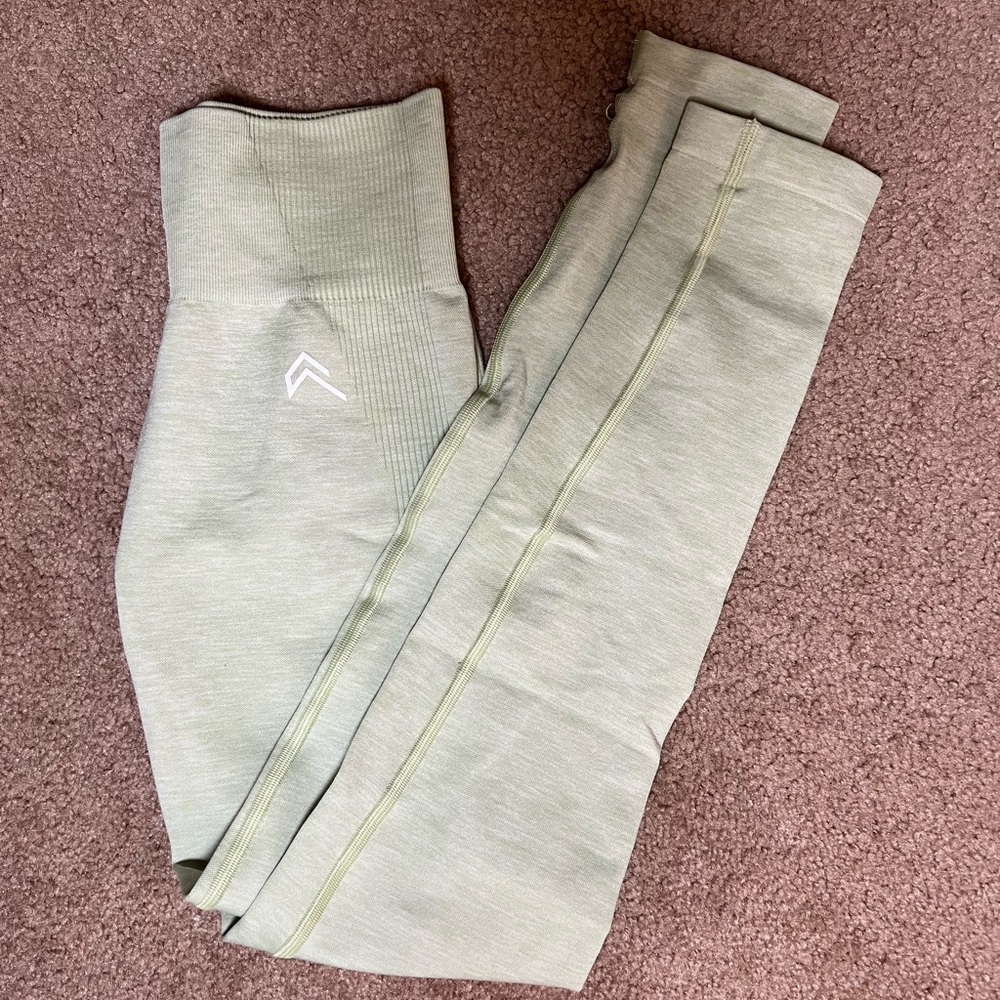 Oner active pistachio leggings 1.0 size M regular/ short length worn once only